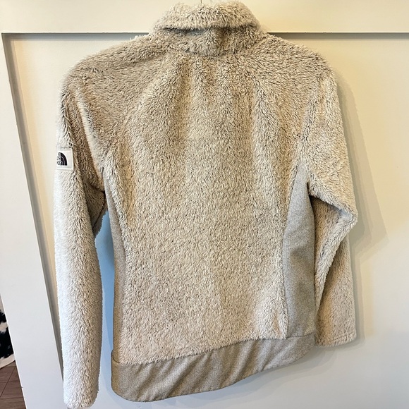 Gently Used Small/Petite Women’s Northface Fleece Jacket in Grey - Picture 9 of 9